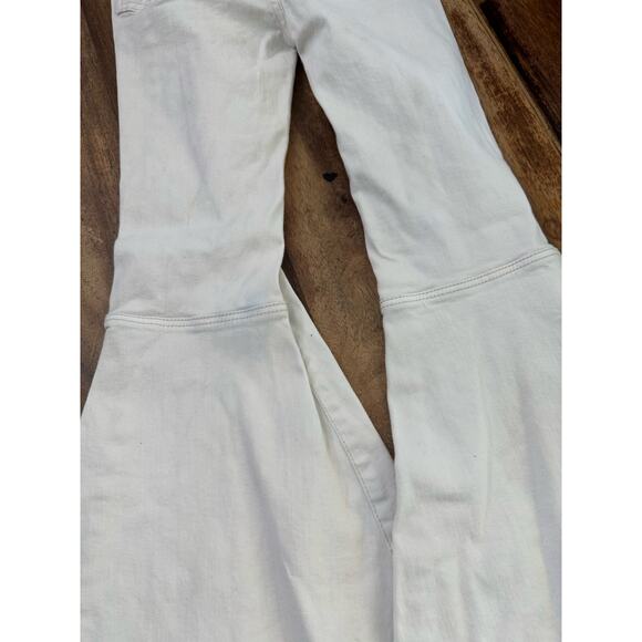 Free People Women's White Just Float On High Rise Flare Jeans Size 24R - Picture 9 of 11